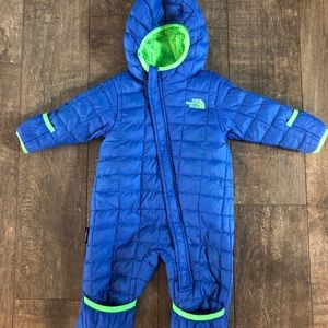 Nearly brand new The North Face baby bunting